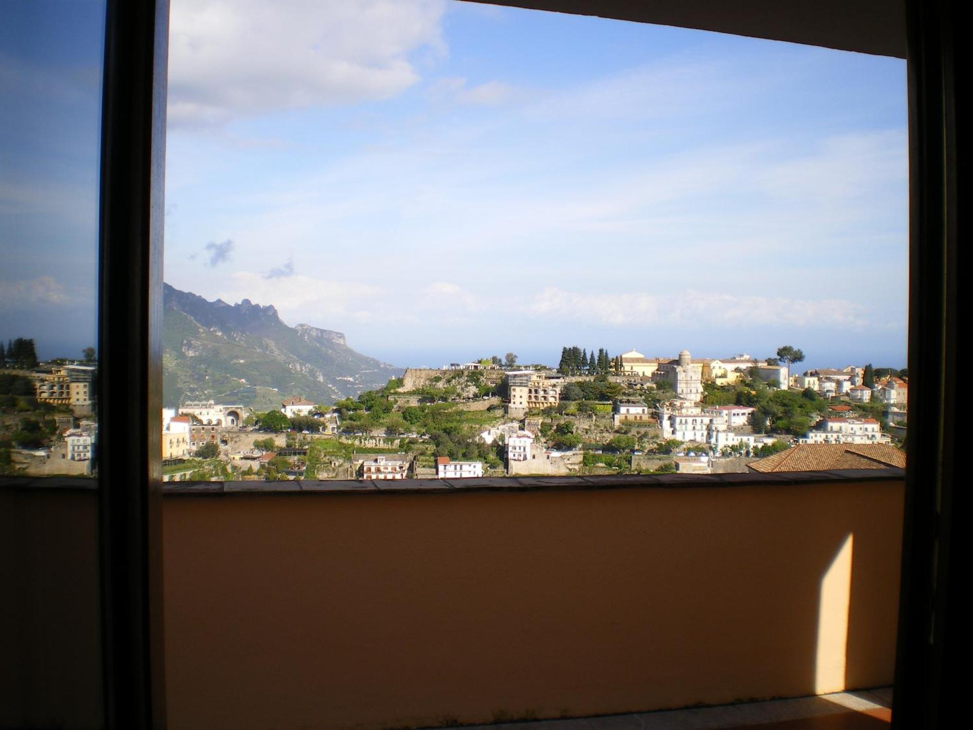 Portico Del Paradiso *